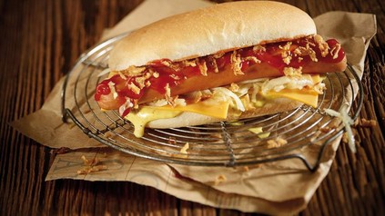 Ein frisch zubereiteter Hotdog