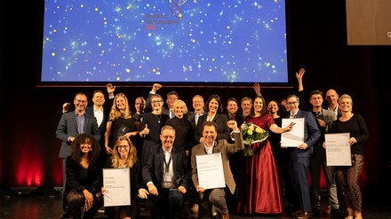 Gruppenbild von der Verleihung des Deutschen Tourismuspreises 2022.