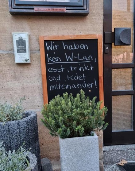 In der Taverna Kirschbaum in Fürth wird auf WLAN verzichtet.