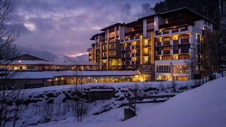 Hotels Grand Tirolia Kitzbühel im Winter.
