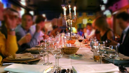 Eine Feier in einem Restaurant