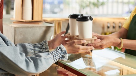 Bis 2040 soll der Verpackungsmüll in Europa deutlich reduziert werden. (Foto: © DragonImages/stock.adobe.com)