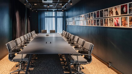 Ein Konferenzraum im Hotel Berlin, Berlin.