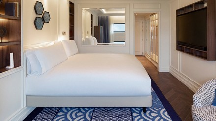 Das Hotel empfängt seine Gäste in einem der kosmopolitischsten Viertel Barcelonas.