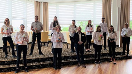 11 neue Auszubildende starten jetzt ihre Lehre im Ahorn Hotel in Oberwiesenthal