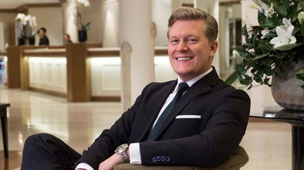 Jakob Stöhrer ist neuer Direktor im Hotel Nassauer Hof Wiesbaden. (Foto: © Hotel Nassauer Hof Wiesbaden)