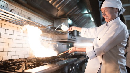 Küche Restaurant Brand am Herd