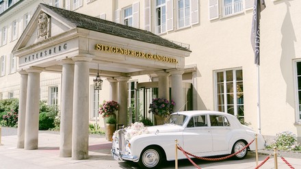 Vom 4. bis 5. Februar 2023 haben Paare die Möglichkeit, sich im Steigenberger Grandhotel & Spa Petersberg über die Hochzeit zu informieren.