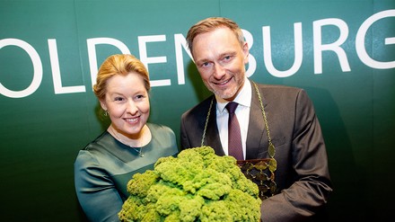 Christian Linder als neuer Grünkohlkönig.