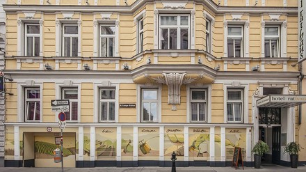 Das Hotel Rathaus Wein & Design in der Lange Gasse 13.