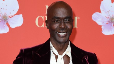 Bruce Darnell auf dem roten Teppich.