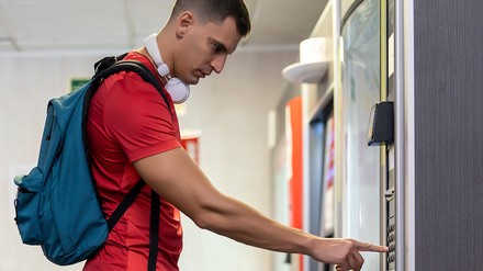 Der Snackautomat ist rund um die Uhr im Einsatz.