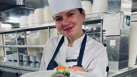 Yvonne Göttlinger in der Küche.