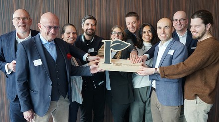 Die Expertenrunde redet Klartext (v.l.n.r.: Jürg Schmid, Jörg Peter Krebs, Chantal Cartier, Sven Wassmer, Cornelia Rutishauser, Simon Gigandet, Nadja Zimmermann, Valentin Bot, Stefan Aerni, Benjamin Dietsche)