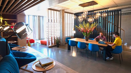 Elegante Einrichtung im Stil 1960er Jahre.