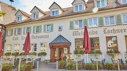 Das Flairhotel Weinstube Lochner hat 500,- Euro für ein Mädchen mit Muskelschwäche gesammelt. (Foto: © Flair Hotels e.V./Markus Brodt)