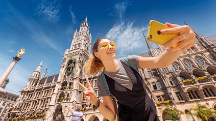 Eine asiatische Touristin in München