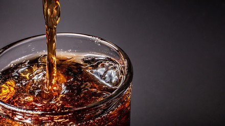 Spezi-Fans dürfen sich ab dem 8. Mai auf ein neues Produkt aus der Krombacher Brauerei freuen.