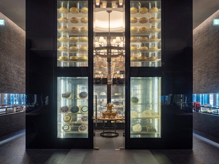 Der Cheese Tower bietet wahre Leckerbissen. (Foto: © The Chedi Andermatt)