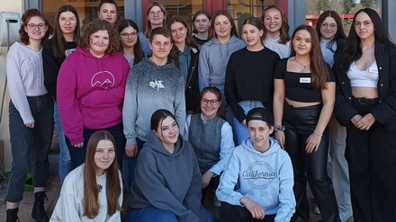 20 Teilnehmer warfen im Rahmen der Praktikumstage einen Blick hinter die Kulissen in Widmann’s Alb.leben.