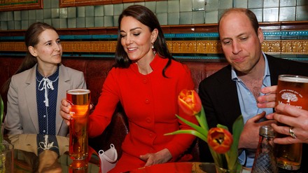 Prinzessin Kate und Prinz William im Pub „Dog and Duck“