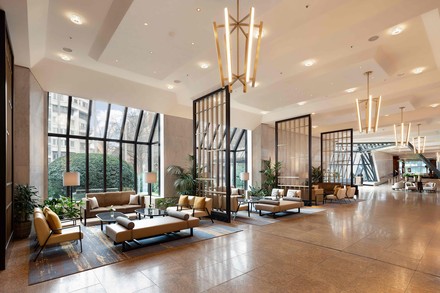 Die Lobby im InterContinental lädt zum Verweilen ein. (Foto: © InterContinental Berlin)
