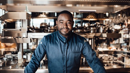 Nelson Müller hat nun sein drittes Restaurant „Müllers by Nelson Müller“ eröffnet.