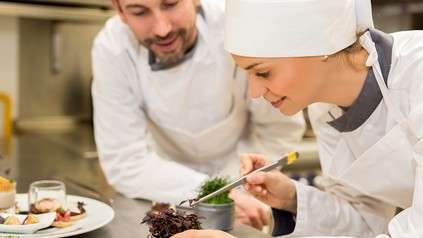 École Ducasse und Auguste Escoffier School of Culinary Arts kooperieren