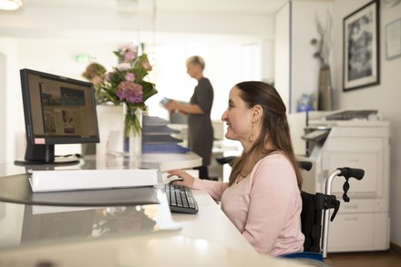 Auch im Hotel im Kornspeicher werden Arbeitsplätze für schwerbehinderte Menschen geschaffen. (Foto: © Henrik Isenberg)
