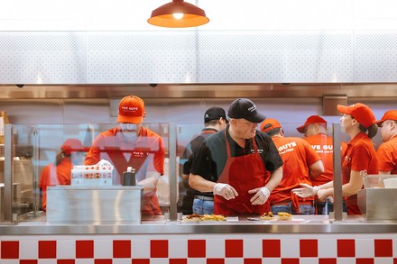 Die Crew in Action. (Foto: © Five Guys)