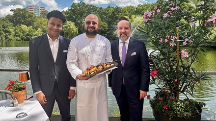 F&B Supervisor Bader El Amri, Chefkoch Julien El Khal und Hoteldirektor Kai Behrens
