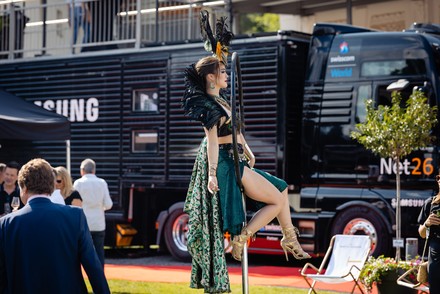 20 Künstler folgten dem Ruf von Tristan Brandt und Niklas Oberhofer und präsentierten beim „festival der Künste“ ihr Können. (Foto: © WALDHAUS FLIMS Wellness Resort / lvffood.com)