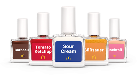 Die „MyTaste – MyManicure“ Limited Edition überzeugt mit Tomato Ketchup in kräftigem Rot, Sour Cream Nagellack in klassischem Weiß oder Cocktail, die in sanften Rosa- und Peachfarben gehalten ist. Ergänzt wird die Farbpalette durch Süßsauer in nuanciertem Orange mit silbernem und goldenem Glitzer und Barbecue in rauchig-dunklem Braun. (Foto: © McDonald’s Österreich)