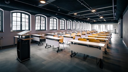 Das neue Convention Center des Ginn Hotels Hamburg Elbspeicher bietet insgesamt zehn Räume mit individuellen Nutzungsmöglichkeiten für Tagungen, Events oder Empfänge. (Foto: © GINN-Gruppe)