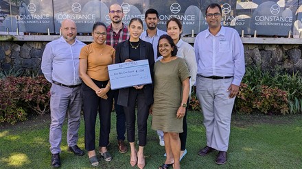 Der Erlös der Auktion wurde zur Unterstützung wichtiger Gemeinschaftsprojekte in den Bereichen Bildung, Gesundheit und ökologische Nachhaltigkeit verwendet. Insgesamt kamen dafür 13.600 Euro zusammen. (Foto: © Constance Hotels, Resorts & Golf)