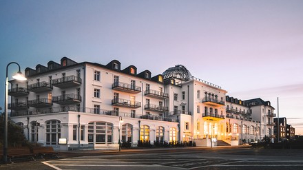 Das Strandhotel Kurhaus Juist bleibt eine zeitlose Ikone der Gastfreundschaft, die ihren Gästen weiterhin unvergessliche Erlebnisse bieten wird.