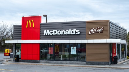 Für jede kritisch gestellte Frage zum Thema „Nachhaltigkeitsstrategie“ spendet McDonald’s 1,00 Euro an MBRC the ocean.