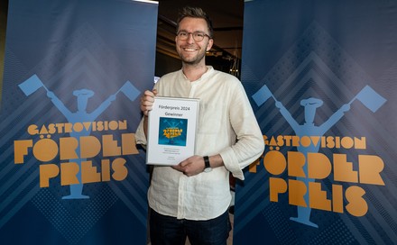 Dr. Maximilian Lüders freut sich über den Gastro Vision Förderpreis in der Kategorie „Digital“. (Foto: © Gastro Vision)