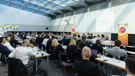 Volles Haus beim Herbst-Dialogevent der Denkfabrik im Deutschen Bundestag (Foto: © DZG)