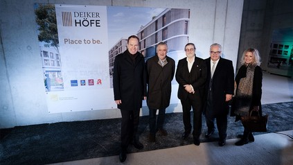 Unter den Gästen (v. l. n. r.): Dr. Stephan Keller (Oberbürgermeister der Stadt Düsseldorf) mit Patrick Schwarz-Schütte (Black Horse Investments GmbH), Dirk Iserlohe (Aufsichtsratschef Dorint Hotelgruppe), Jörg T. Böckeler (CEO Dorint Hotelgruppe) und Daniela Danz (Generaldirektorin Hotel Kö59 Düsseldorf)