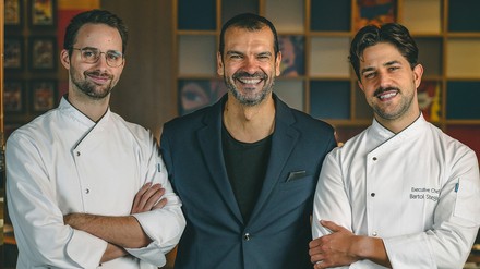 Dean K’Toth, Sous-Chef, Javier Villacampa, Restaurantleiter, und Bartol Stegić, Küchenchef des Heritage Frankfurt