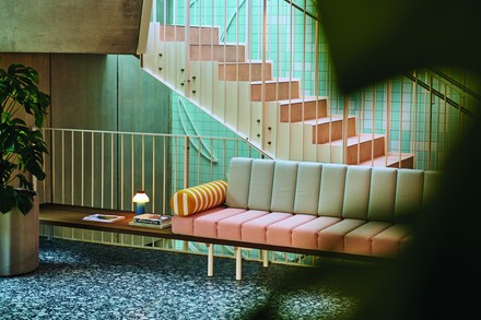 Das Thema Baden wird im Hotel Badeschloss modern interpretiert. (Foto: © Arne Nagel)
