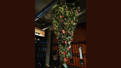 Weihnachtsbaum im 25hours Hotel HafenCity