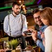 Bezahlvorgang in einem Restaurant