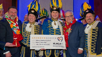 Portrait Spendenübergabe Dornit Hotel Heumarkt Köln