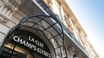 Eingang La Clef Champs-Élysées Paris