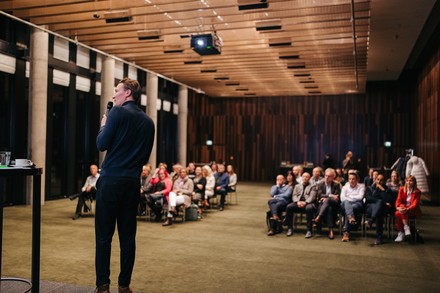 Mitarbeiter der Hotels Empire Riverside Hotel und Hotel Hafen Hamburg beim Workshop zum Nachhaltigkeitstag