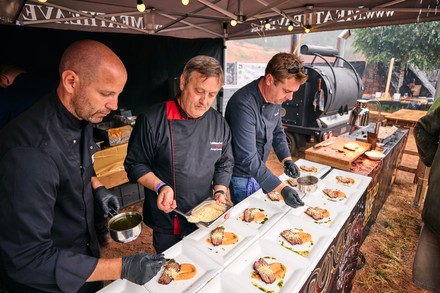 Beim Pfälzer Foodrock Festival treffen u. a. Spitzenköche, Grill- Experten und Sommeliers auf Kulinarik- und Classic-Rock-Fans. (Foto: © Alexander Shorti)