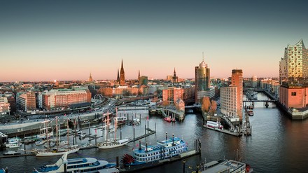 Hamburg ist ein beliebtes Reiseziel deutscher Touristen. (Foto: © Jonas Weinitschke/stock.adobe.com)