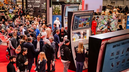 Besucher drängen sich durch die Hallen der Internorga 2024.  (Foto: ©Hamburg Messe und Congress/ René Zieger)